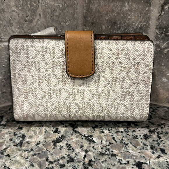 MK wallet - Picture 2 of 4